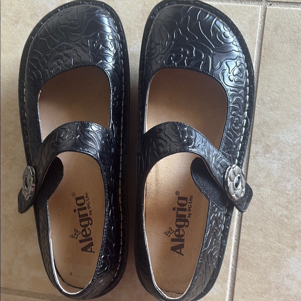 Alegria Black Flats Comfortable and Stylish